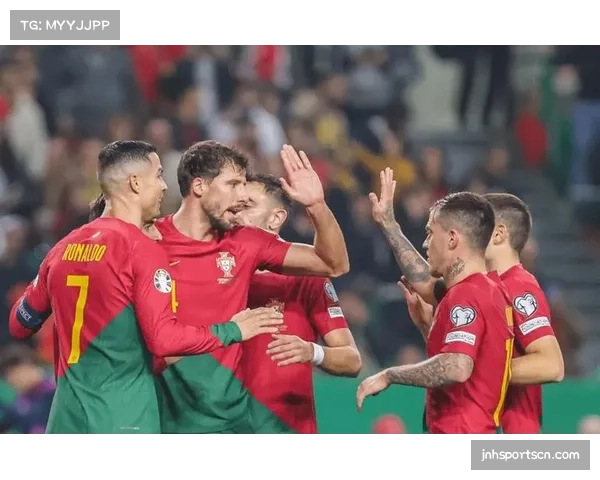 葡萄牙防线配置均衡稳固 迪亚斯与伊纳西奥搭档中卫默契渐成 葡萄牙防线配置均衡稳固 迪亚斯与伊纳西奥搭档中卫默契渐成